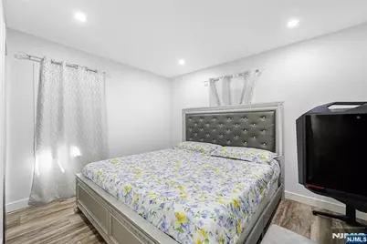 170 Clinton Place, Newark, NJ 07112 - Photo 11