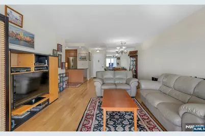 2000 Linwood Avenue 22R #22R, Fort Lee, NJ 07024 - Photo 9