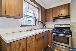 163 Kent St, Hackensack, NJ 07601 - Photo 9