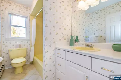 190 Meadowbrook Avenue, Wanaque, NJ 07465 - Photo 13