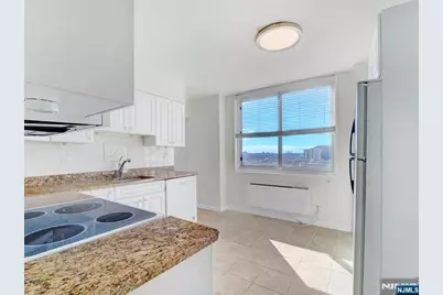 160 Overlook Avenue 17C #17C, Hackensack, NJ 07601 - Photo 25