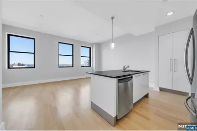 4 Beacon 800 #800, Jersey City, NJ 07304 - Photo 3