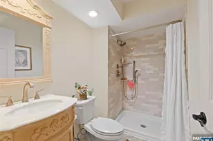 4 Domessina Ln D1, Caldwell, NJ 07006 - Photo 17