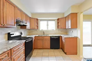 4 Domessina Ln D1, Caldwell, NJ 07006 - Photo 11