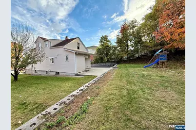 8 Avenue B, Haledon, NJ 07508 - Photo 15