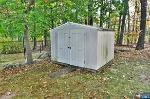 247 Rafkind Rd, Bloomingdale, NJ 07403 - Photo 29