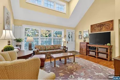 33 Shawnee Parkway, Jefferson Township, NJ 07885 - Photo 5