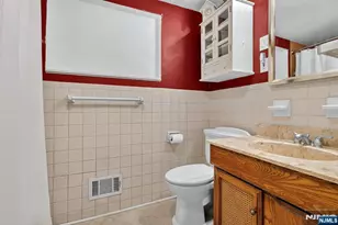 33 Shawnee Pkwy, Jefferson Township, NJ 07885 - Photo 25