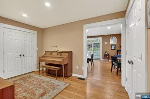 33 Shawnee Pkwy, Jefferson Township, NJ 07885 - Photo 9
