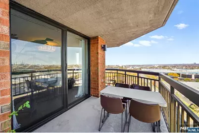 2005 Harmon Cove Tower, Secaucus, NJ 07094 - Photo 31