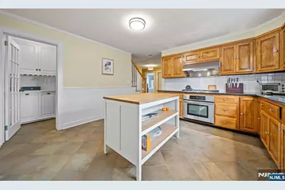 70 Highland Avenue, Midland Park, NJ 07432 - Photo 9