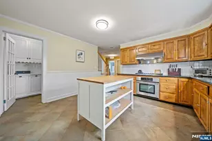 70 Highland Ave, Midland Park, NJ 07432 - Photo 9