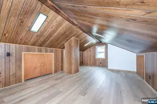 118 Rutherford Ave, Lyndhurst Township, NJ 07071 - Photo 17