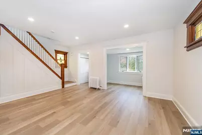 118 Rutherford Avenue, Lyndhurst Township, NJ 07071 - Photo 5