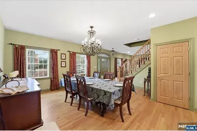 605 Craig Avenue, Paramus, NJ 07652 - Photo 25