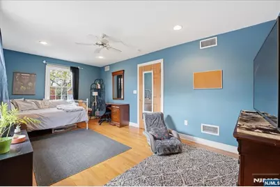 605 Craig Avenue, Paramus, NJ 07652 - Photo 35