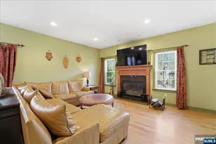 605 Craig Ave, Paramus, NJ 07652 - Photo 9