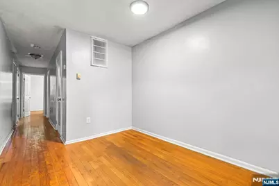 12 Bayview Avenue, Jersey City, NJ 07305 - Photo 7