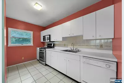 58 Hillside Avenue, Teaneck Township, NJ 07666 - Photo 17