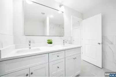 510 Anthony Court, Lyndhurst Township, NJ 07071 - Photo 17