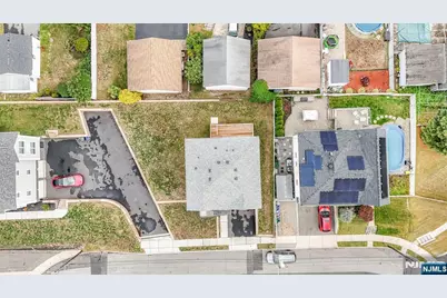 510 Anthony Court, Lyndhurst Township, NJ 07071 - Photo 27