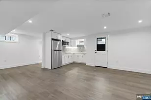 1107 Fairview Ln, Fort Lee, NJ 07024 - Photo 27