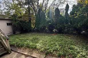 898 Lancaster Rd, Ridgefield, NJ 07657 - Photo 3