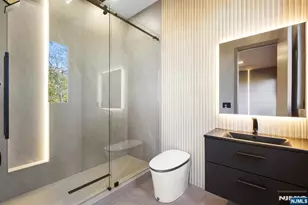 8 Flintlock Ct, Totowa, NJ 07512 - Photo 15