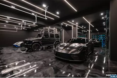 8 Flintlock Court, Totowa, NJ 07512 - Photo 3