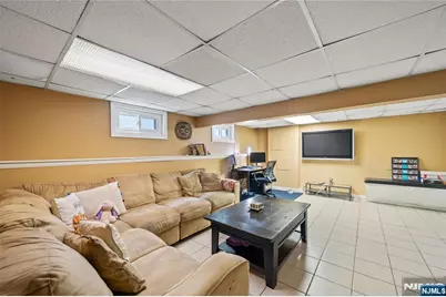 156 Margaret Avenue, Nutley, NJ 07110 - Photo 23