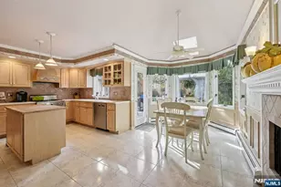 2 Crocker Mansion Dr, Mahwah, NJ 07430 - Photo 13