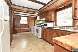 31 Campbell St, Waldwick, NJ 07463 - Photo 7