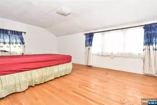 31 Campbell St, Waldwick, NJ 07463 - Photo 13