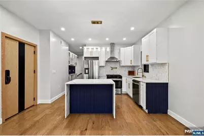 482 Kennedy Boulevard, Bayonne, NJ 07002 - Photo 19