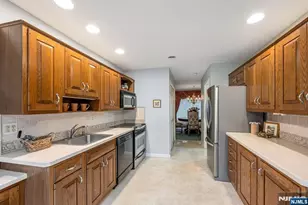 444B Bromley Pl B, Wyckoff Township, NJ 07481 - Photo 9