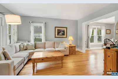 409 Warren Avenue, Ho Ho Kus, NJ 07423 - Photo 5