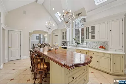 14 Henion Garden, Mahwah, NJ 07430 - Photo 9