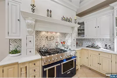 14 Henion Garden, Mahwah, NJ 07430 - Photo 11