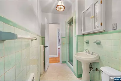 654 Suffern Road, Teaneck Township, NJ 07666 - Photo 15