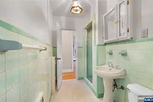 654 Suffern Rd, Teaneck Township, NJ 07666 - Photo 15