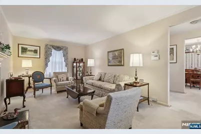 52 Surrey Lane, Tenafly, NJ 07670 - Photo 11