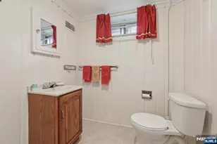 52 Surrey Ln, Tenafly, NJ 07670 - Photo 37