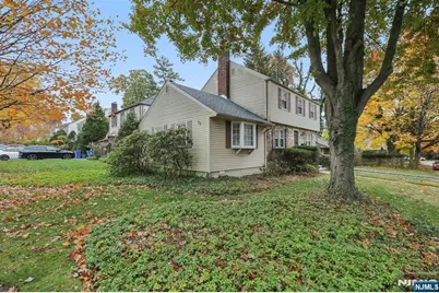 52 Surrey Lane, Tenafly, NJ 07670 - Photo 5