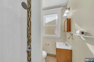 60 Vermont Ave, Newark, NJ 07106 - Photo 25