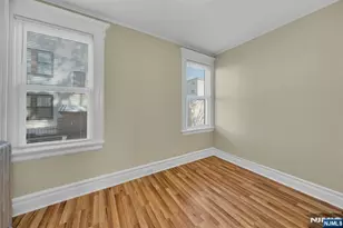 60 Vermont Ave, Newark, NJ 07106 - Photo 7