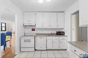 250 Gorge 14J, Cliffside Park, NJ 07010 - Photo 7