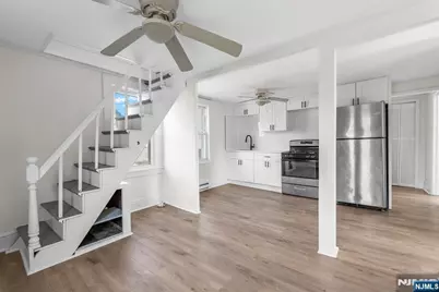 611 New York Avenue, Lyndhurst Township, NJ 07071 - Photo 25