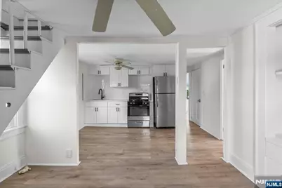 611 New York Avenue, Lyndhurst Township, NJ 07071 - Photo 29