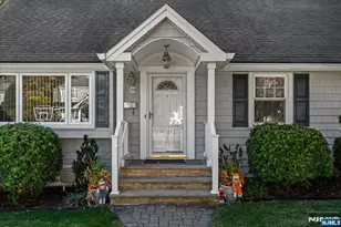 29 Lynwood Rd, Verona, NJ 07044 - Photo 3