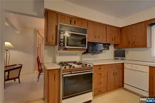 184 Abbe Ln, Clifton, NJ 07013 - Photo 11